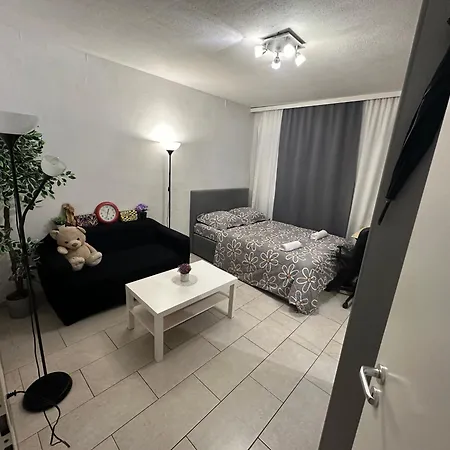 Schoenes Zimmer In Bahnhofsnaehe In Einer Wohnung Mit Grosser Terrasse Gießen Exterior foto