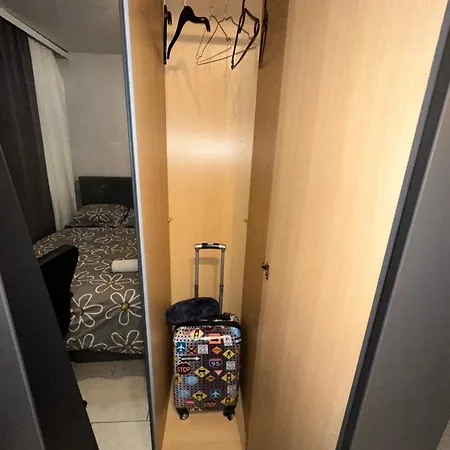 Schoenes Zimmer In Bahnhofsnaehe In Einer Wohnung Mit Grosser Terrasse Gießen Exterior foto